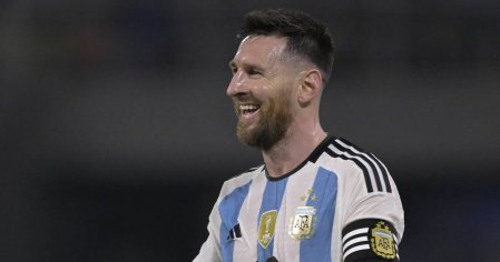 Lionel Messi scores 100th Argentina goal in seven-goal trashing of CuraÃ§ao â The Irish Times
