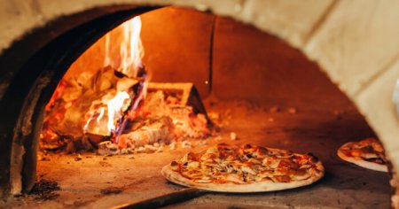 14 Places In The World To Have The Best Pizza: Travel For Food In 2022