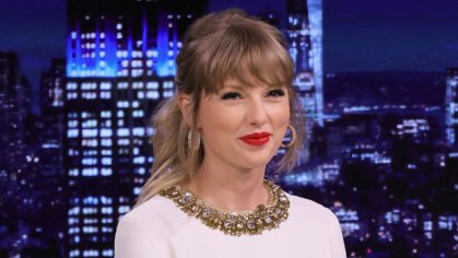 Taylor Swift to Receive Honorary Doctorate From NYU, Give Commencement Address | Pitchfork