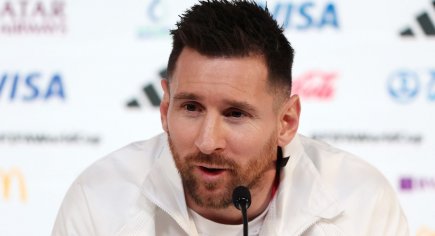 Qué Mirás, Bobo? Is Being Made Into Songs, Memes, Messi’s question