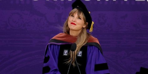 Taylor Swift Is Now A Doctor...Of Fine Arts