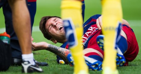 Lionel Messi Suffers Left Knee Injury | HuffPost Sports