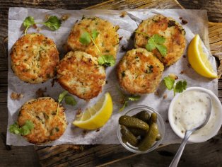 3 Ways to Cook Pre-Made Crab Cakes, and How to Make Your Own from Scratch | livestrong