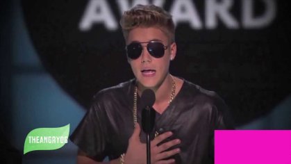 Justin Bieber BOOED 2013 Billboard Awards - YouTube