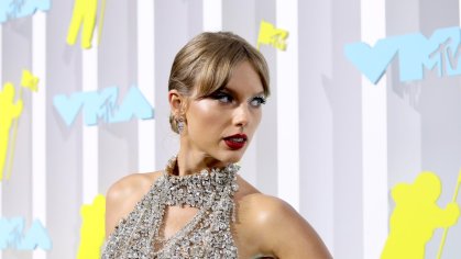 Taylor Swift Wore a Naked Dress to the 2022 MTV VMAsâSee Pics | Glamour