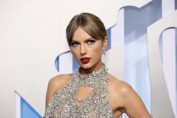 Taylor Swift Dazzles in Dress Made of Diamonds at MTV VMAs - Parade: Entertainment, Recipes, Health, Life, Holidays