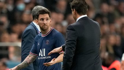 Lionel Messi: PSG forward suffers injury to left knee | Football News | Sky Sports