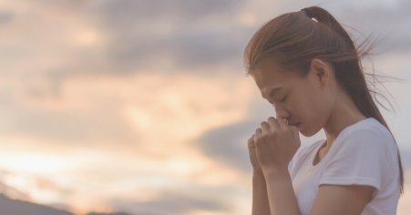 20 Morning Prayers to Begin Each Day With Gratitude and Faith