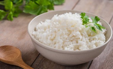 Como fazer arroz: a receita certeira para um acompanhamento perfeito