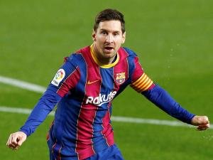 Gerard Pique Beri Peringatan kepada Lionel Messi tentang Kembali ke Barcelona : Okezone Bola