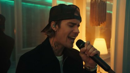 Justin Bieber - Off My Face (Live from Paris) - YouTube