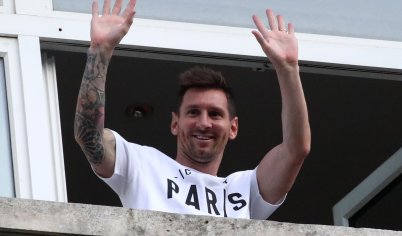 Messi signs two-year contract with PSG after leaving Barcelona | Football News | Al Jazeera