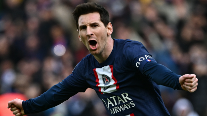 WATCH: Lionel Messi wins seven-goal thriller for PSG with spectacular free-kick in 95th minute | Goal.com