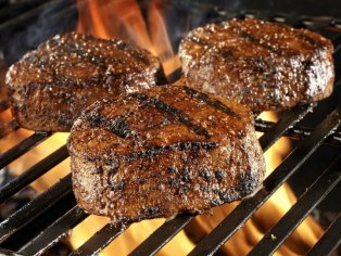 How to Cook Filet Mignon on The Grill, Oven, and Skillet (Easy Guide) - Hell's Kitchen