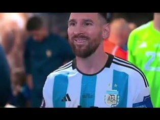 Lionel Messi shaves his beard like an 18 years old - YouTube