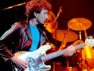 John Deacon, che senza Freddie Mercury lasciò i Queen - Corriere.it