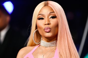 Nicki Minaj Plays An Unreleased Track And Fans Go Crazy With Excitement - Celebrity Insider