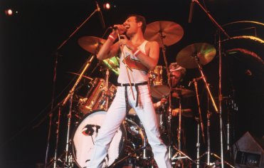 How did Freddie Mercury die?