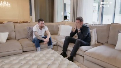 A journalist bursts into tears during an interview with Messi... with Leo in front of him | Marca
