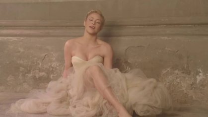 Move Your Body -Sia (Shakira Edit) - YouTube