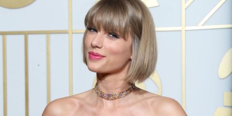 Taylor Swiftâs Instagram DoppelgÃ¤nger Has Us Totally Convinced Weâre Living In The Twilight Zone