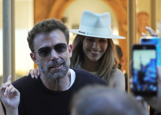 See Jennifer Lopez serenade Ben Affleck at their wedding as they honeymoon in Italy