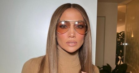 Jennifer Lopez's Coffin White Tip Nails Are A New Take On French Manis