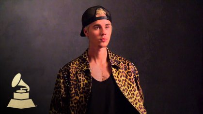 Justin Bieber | Backstage Photoshoot | 58th GRAMMYs - YouTube