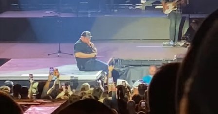 'Hard Work Pays Off': Country Music Star Luke Combs Reaches Into His Pocket and Starts Counting Bills After Spotting Young Fans' Signs