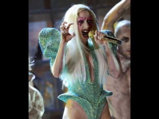 Lady GaGa at the 52nd Grammy Awards (2010) - YouTube