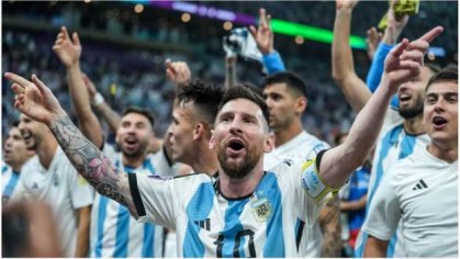 Messi: The Argentine pop song that Messi & 40,000 fans in Qatar are singing - BBC Sport