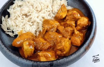 Pollo al curry con arroz basmati, receta fácil y original