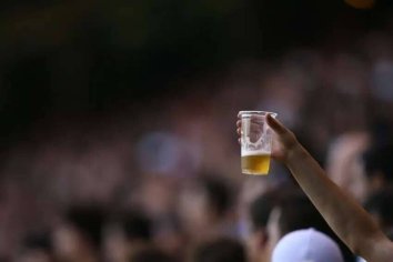 Clubes de SP fazem lobby para retomar venda de bebida alcoólica nas arenas | O TEMPO