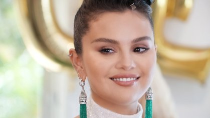 The Secrets Behind Selena Gomezâs Glowing Makeup at the Emmys 2022 | Vogue