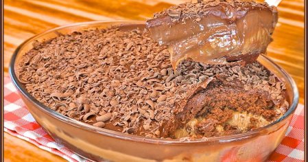 Receita deliciosa de bolo de pÃ£o de mel na travessa para fazer em casa facilmente â Metro World News Brasil