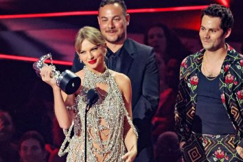 See Taylor Swift's Big Night at the MTV VMAs 2022 | Pictures
