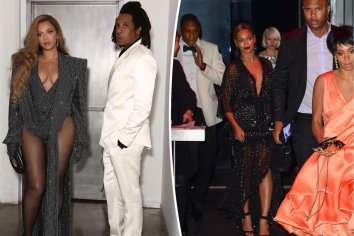 BeyoncÃ©, Jay-Z stand in front of elevator 8 years after Solange brawl