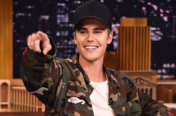 Justin Bieber Comments on His Dad’s Odd Response to His Nude Photos| Billboard – Billboard