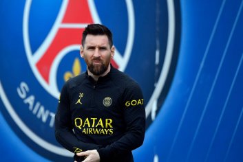 Lionel Messi Was Reportedly Just Offered $435 MILLION To Play For A Saudi Team FOR ONE YEAR! | Celebrity Net Worth