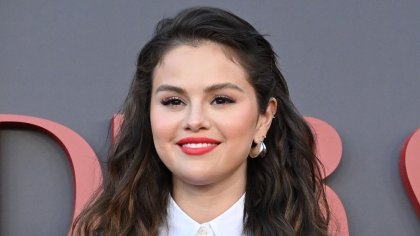 Selena Gomez’s Red Plunging Neckline Leather Outfit Proves That She Is The Boss | IWMBuzz