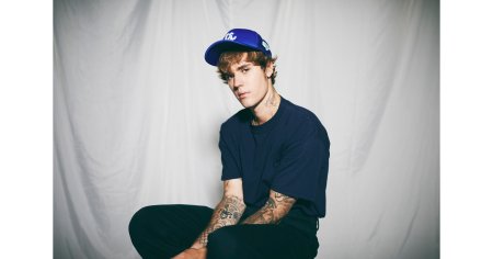 Justin Bieber Returns To The Live Stage, Partners with T-Mobile For Next-Level New Year's Eve Concert