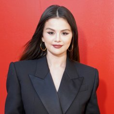 Selena Gomez - Age, Songs & Movies - Biography
