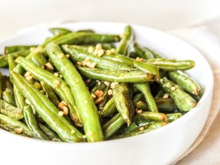 Garlic Green Beans - The Whole Cook