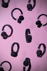 7 Popular Podcasts in English (with Full Transcripts)