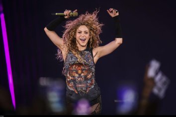 Shakira facing call for 8-year jail term by Spain prosecutor
