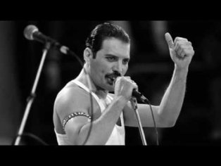 Queen - Mama (Freddie Mercury) - YouTube