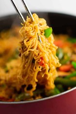 Easy Ramen Noodle Stir Fry Recipe - Build Your Bite