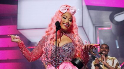 Nicki Minaj Accepts Video Vanguard Award, Performs At MTV VMAs 2022  – VIBE.com