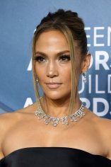 
Jennifer Lopez Updos Lookbook - StyleBistro
