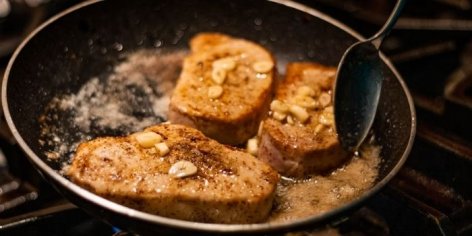 How Long To Cook Pork Chops In a Frying Pan? [Video] - ButteryPan